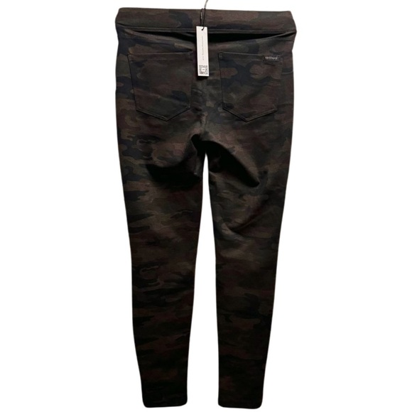 Sanctuary & Runway Ponte Leggings with Functional Pockets in Forest Camo XL - Picture 10 of 13